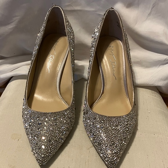 Amazing ! New Betsy Johnson all over rhinestone n sparkle shoes with thick 2.5” - Picture 2 of 13